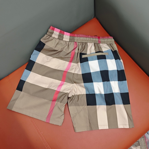 ブランドハーフパンツ背面デザイン